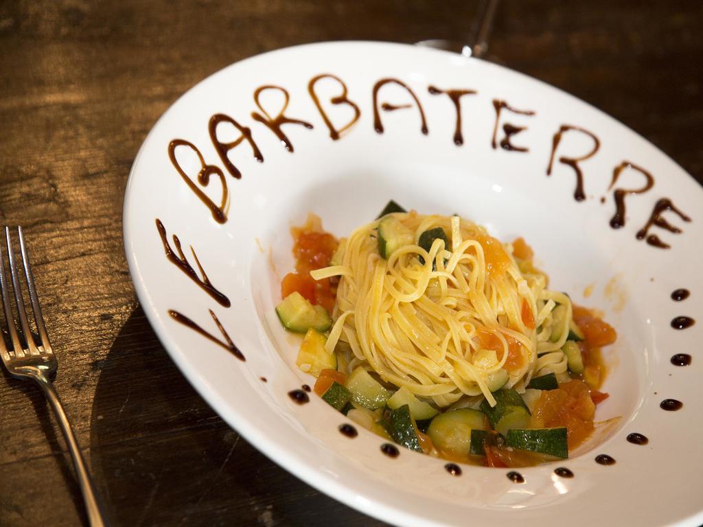 夸特罗卡斯泰拉 Le Barbaterre酒店 外观 照片